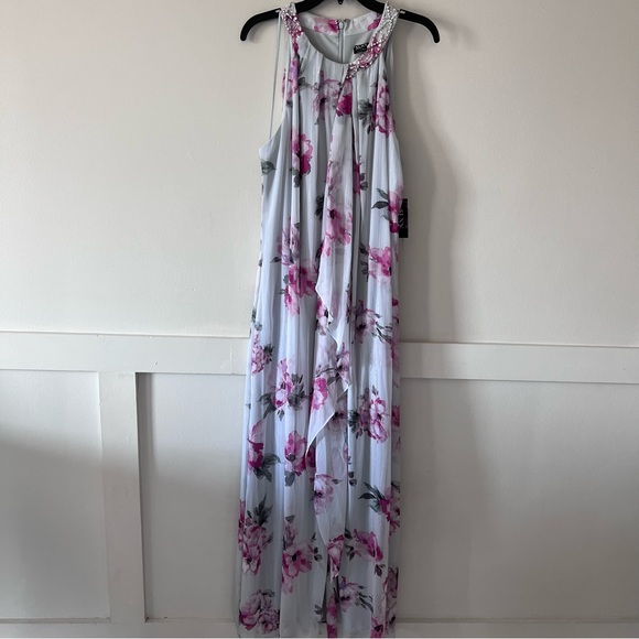 Full length beaded neck; Halter Chiffon Sleeveless Dress- Size:18 -wedding - Picture 4 of 11